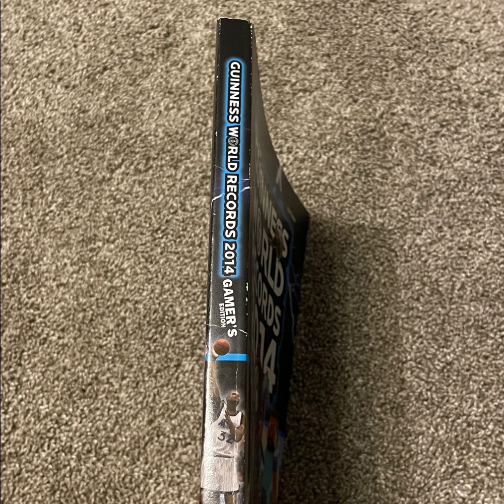 Guinness World Records 2014 Gamer's Edition Book - Picture 3 of 6